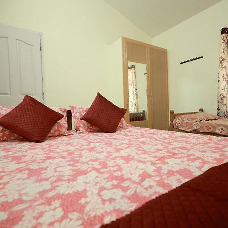 Toms Villa Along National Highway Thrissur At Nadathara Esterno foto
