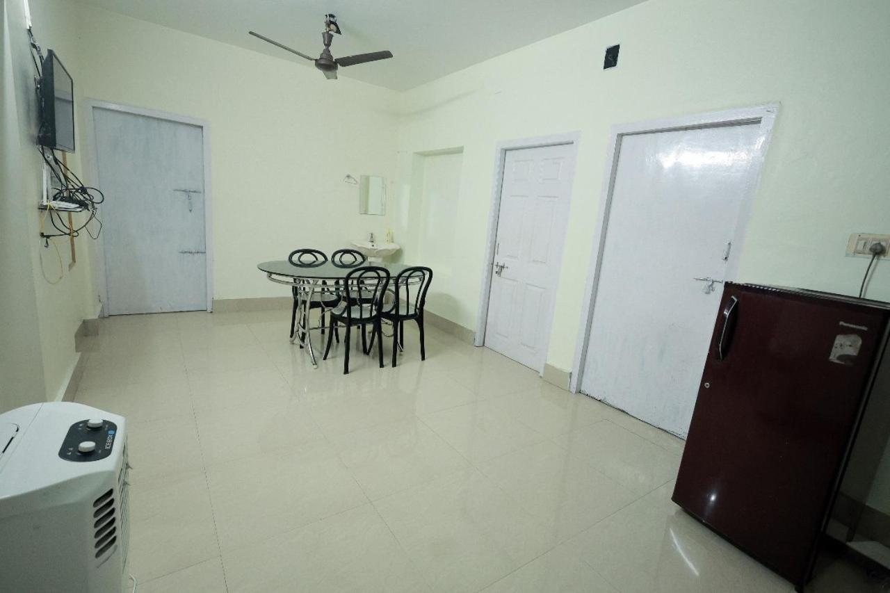 Toms Villa Along National Highway Thrissur At Nadathara Esterno foto