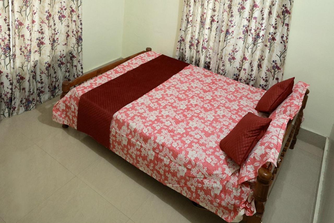 Toms Villa Along National Highway Thrissur At Nadathara Esterno foto