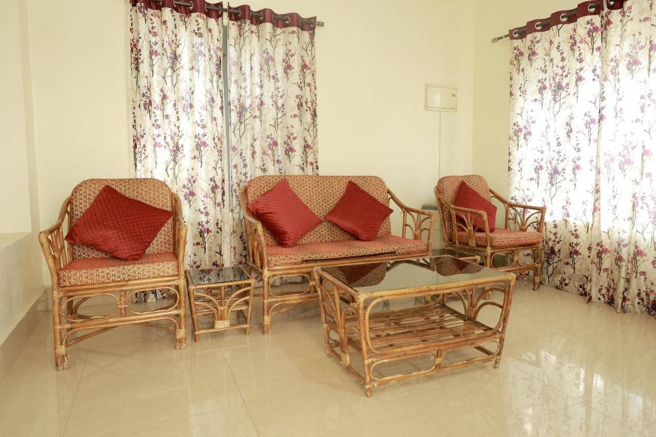 Toms Villa Along National Highway Thrissur At Nadathara Esterno foto